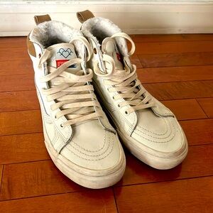 Vans W size 7 high tops with fluff